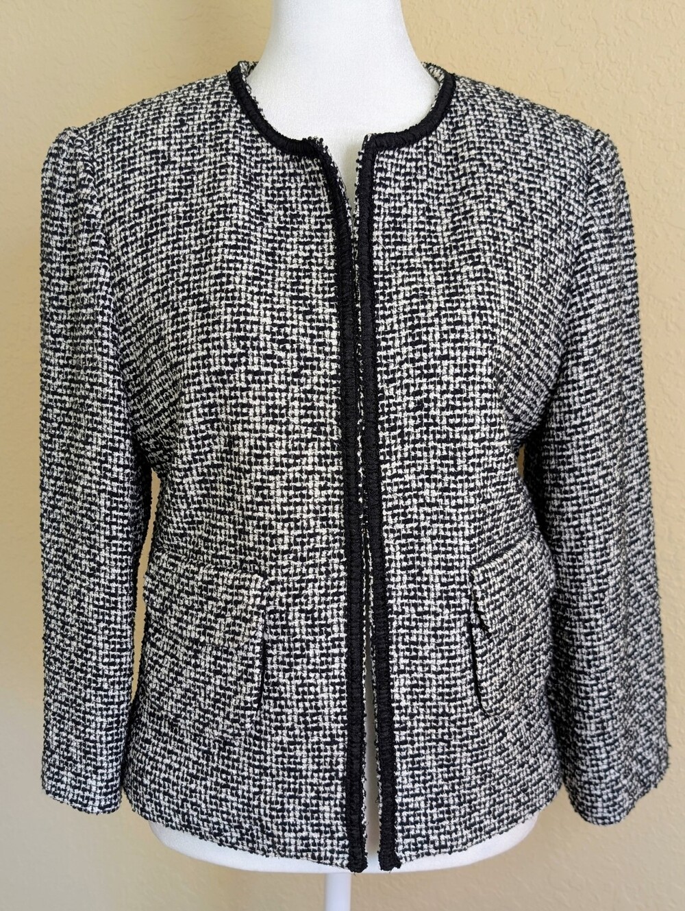 Vintage Express Black and White Tweed Collarless Blazer